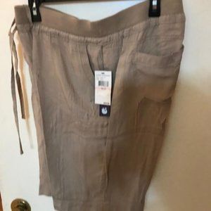 NWT Gloria Vanderbilt Walking Shorts, Tan, Size 10